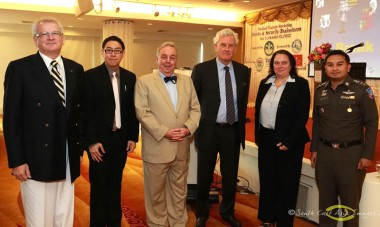 ramada-bangkok-menam-riverside-hotels