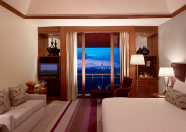 Hotel-Yangon-Myanmar-Hote-Chatrium-Hotel-Royal-Lake-Yangon