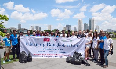 ramada-plaza-bangkok-menam-riverside-clean-up-bangkok-river-project